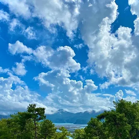 Candir Restaurant Отель *